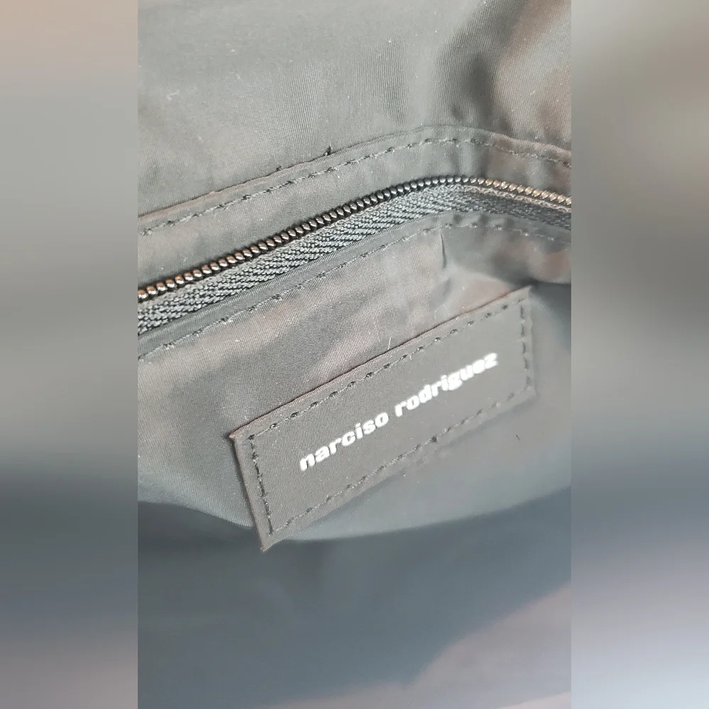 Narciso Rodriguez Black Makeup-Cosmetic Bag- zip closure - Like-New - Picture 6 of 9